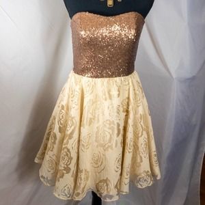 NWT MUSA Gold sequin bandeau top w/ Rose skirt, 8